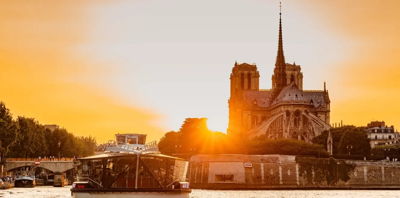 1 Hour Seine River Cruise From The Eiffel Tower
