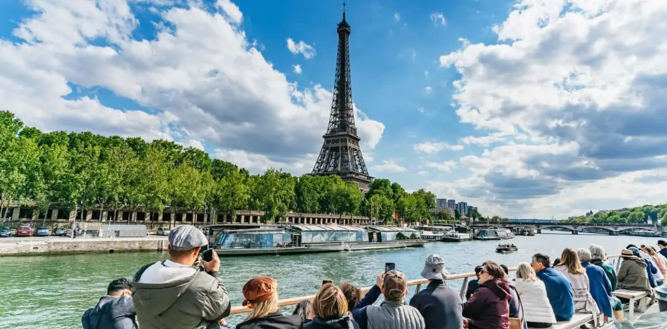 1 Hour Seine River Cruise From The Eiffel Tower
