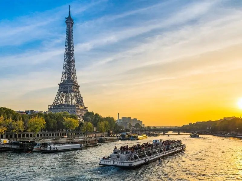 Paris By Night: Seine River Cruise With Music From Eiffel Tower